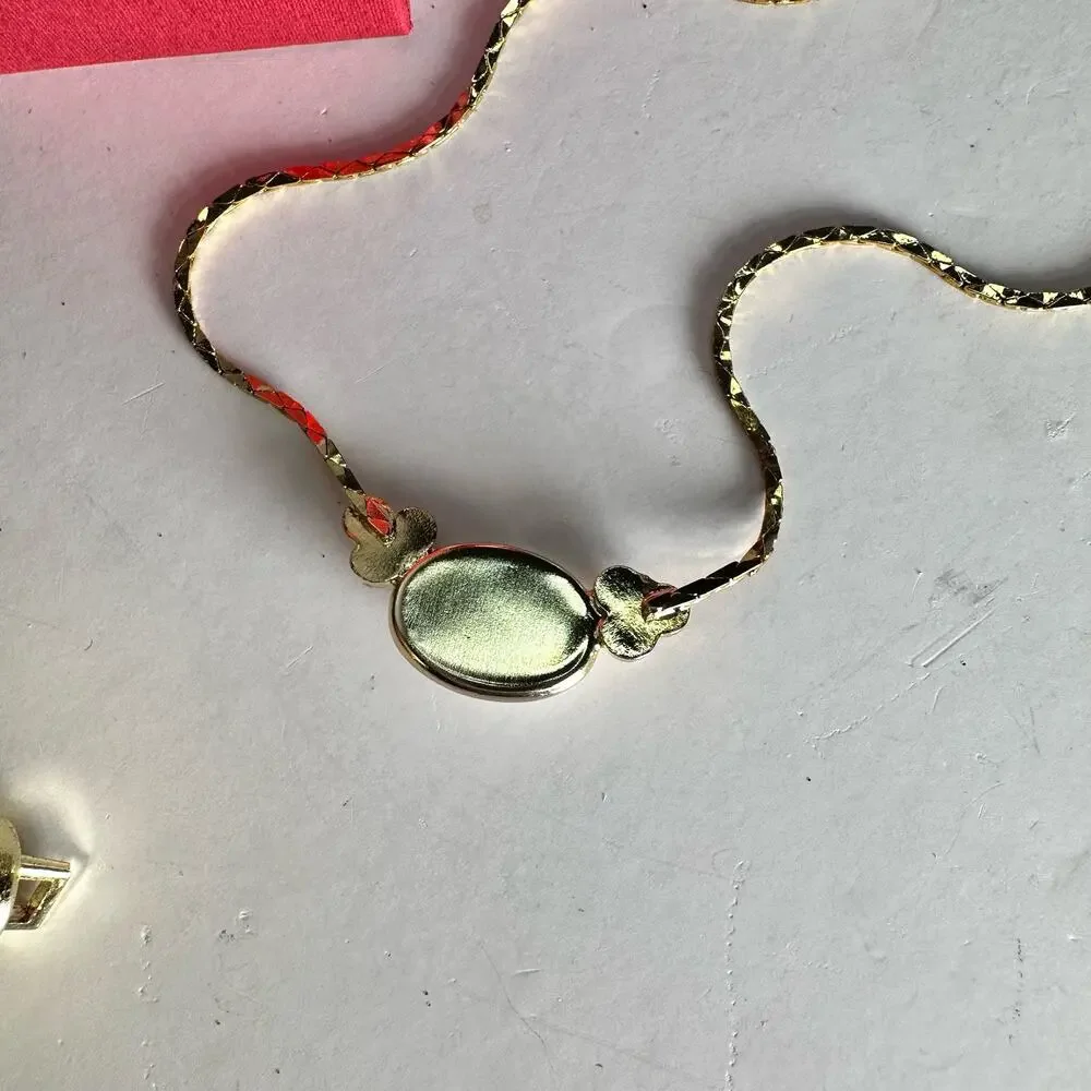 Opalesque and pearl necklace